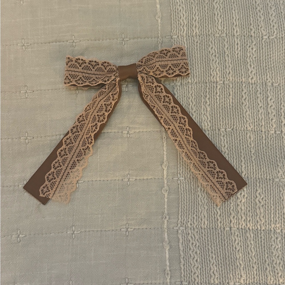 PacSun Brown and Cream Lace Hair Bow